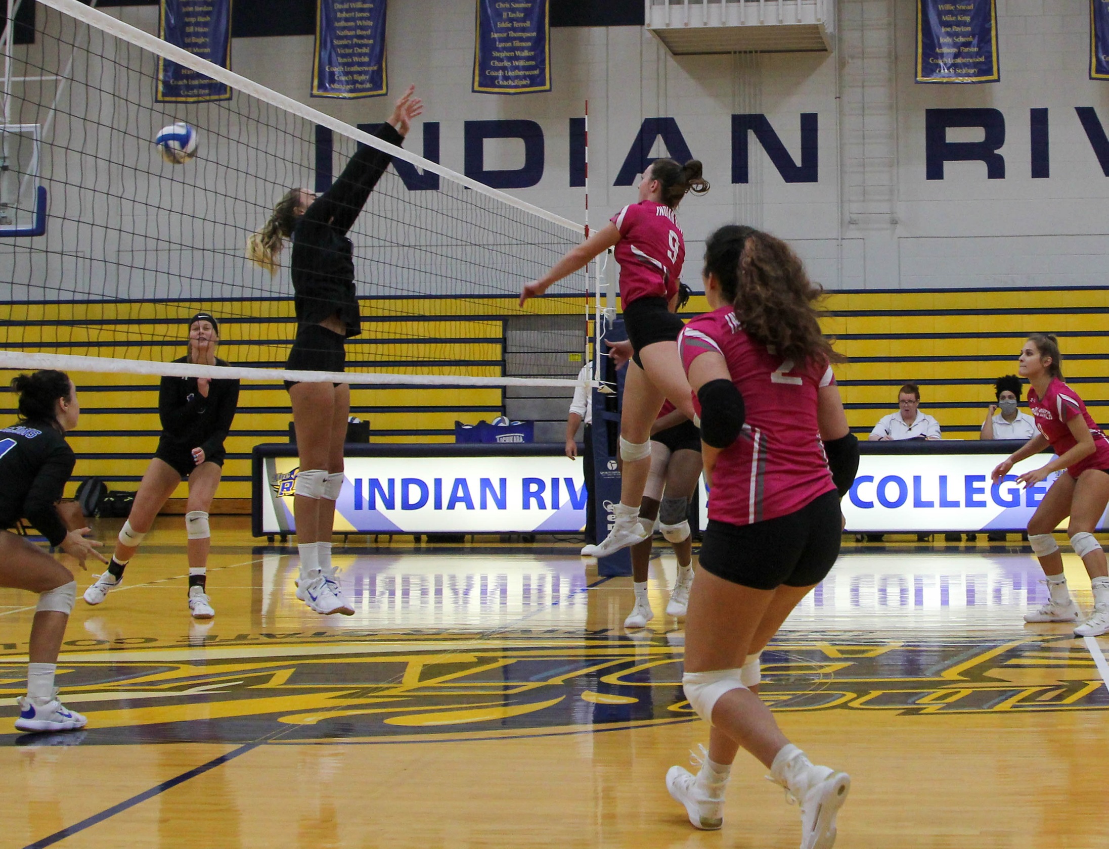 IRSC Volleyball Defeats Nationally Ranked Daytona State